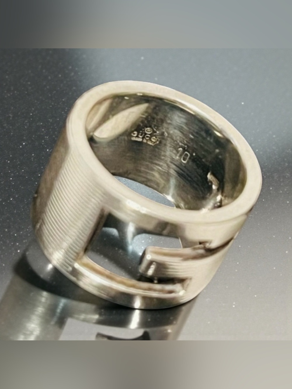 Gucci Cutout G Thick Band Silver Ring - Picture 10 of 12